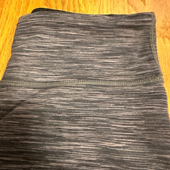 Lululemon Wunder Unders size 4 -Space Dye - Picture 4 of 5